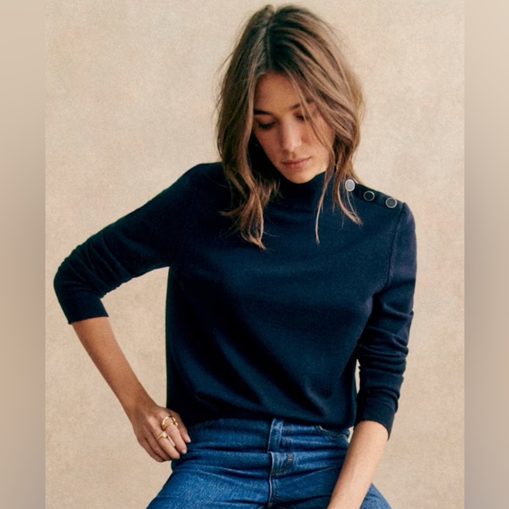 Sézane Jacob Jumper - Navy Blue w/ button detail